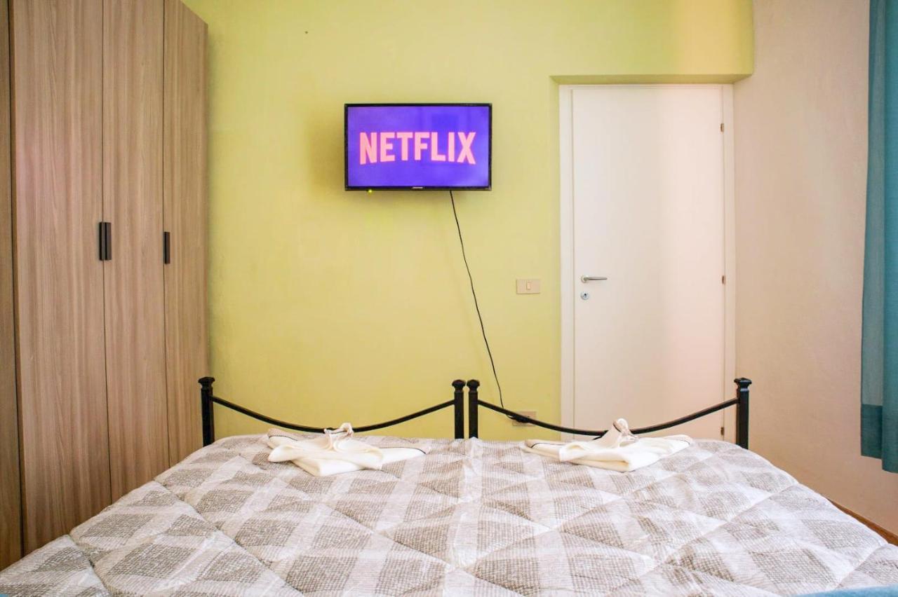 Netflix - Centro Storico Urbino Apartment Ngoại thất bức ảnh